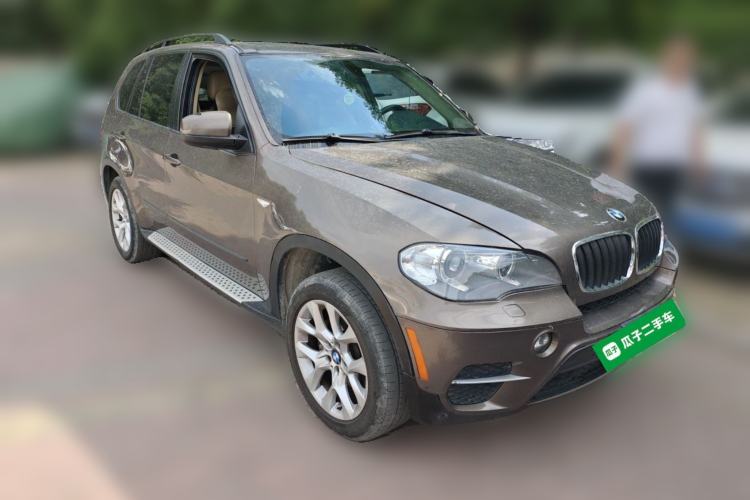 Used BMW X5 2011 xDrive35i Luxury Edition Front Right 45 Deg
