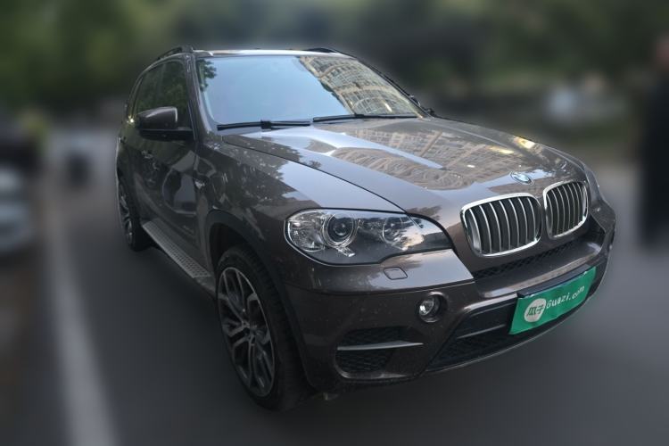 Used BMW X5 2011 xDrive35i Leading Model Front Right 45 Deg