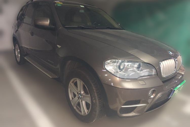 Used BMW X5 2011 xDrive35i Leading Model Front Right 45 Deg
