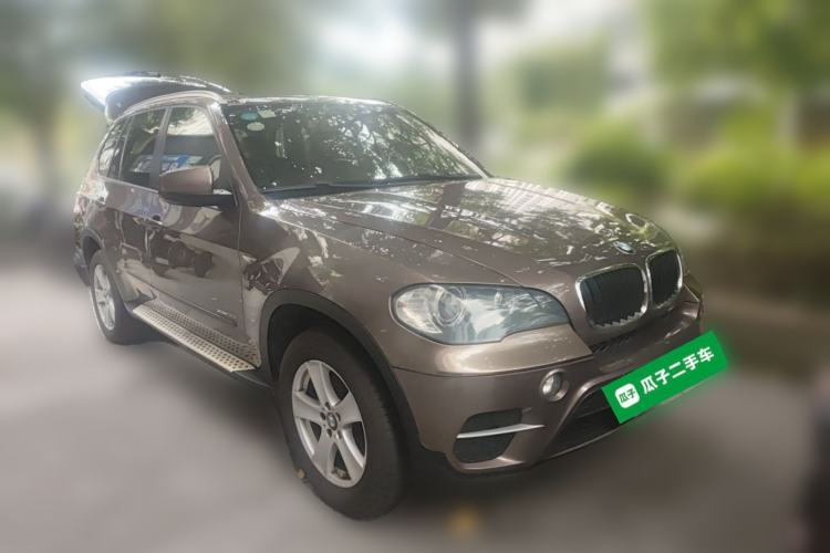Used BMW X5 2011 xDrive35i Leading Model Front Right 45 Deg
