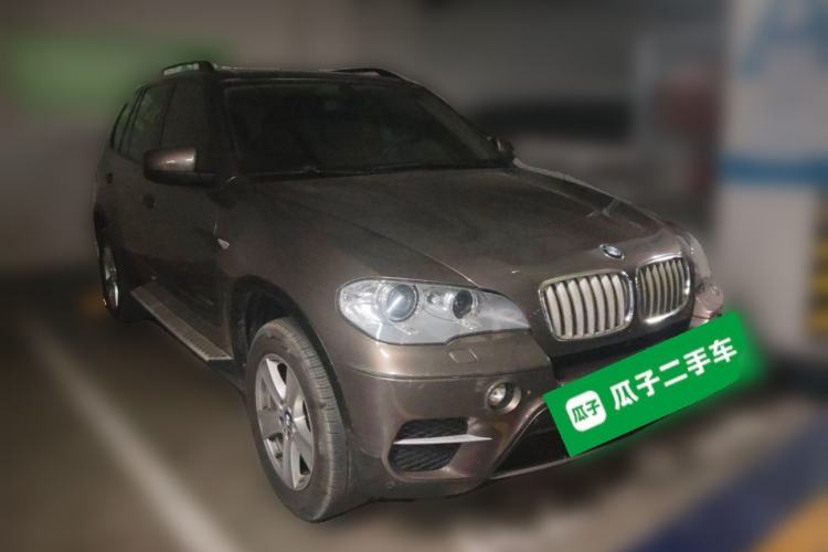 Used BMW X5 2011 xDrive35i Leading Model Front Right 45 Deg