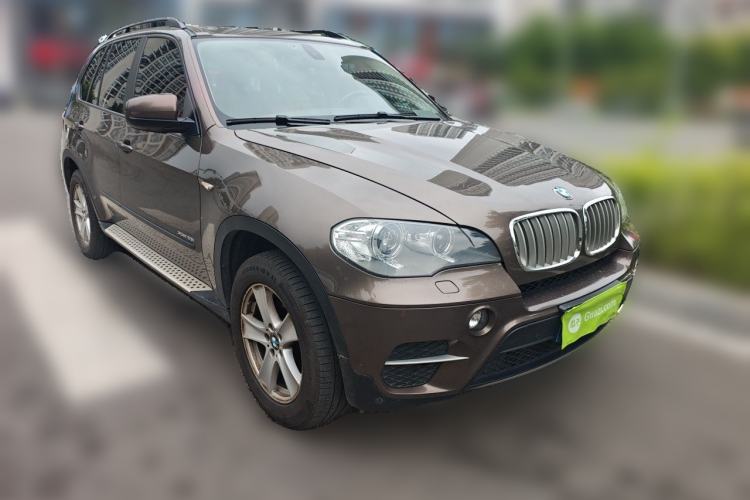 Used BMW X5 2011 xDrive35i Leading Model Front Right 45 Deg