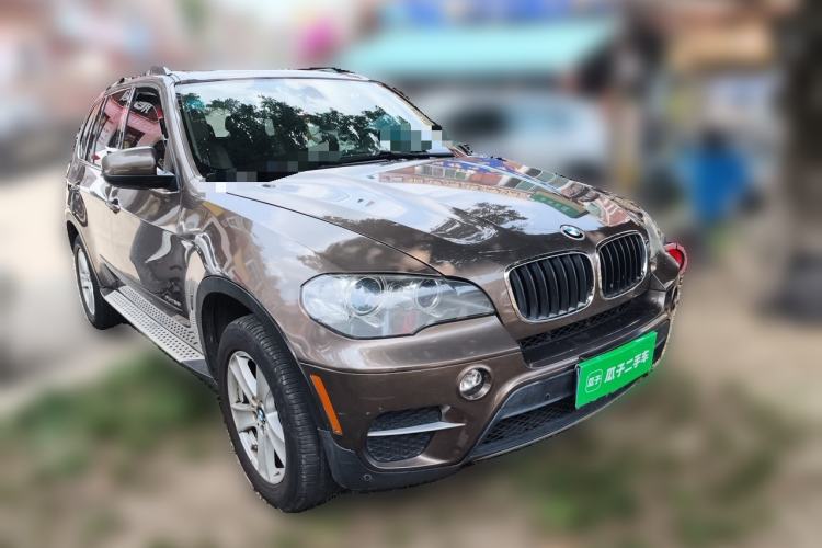 Used BMW X5 2011 xDrive35i Leading Model Front Right 45 Deg