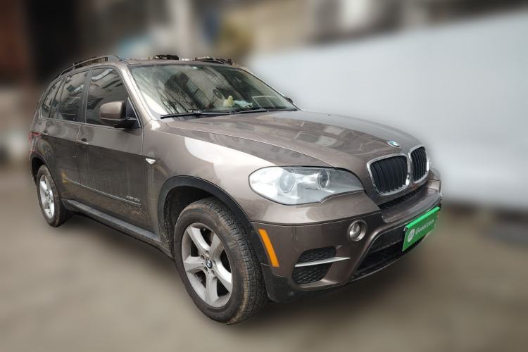 Used BMW X5 2011 xDrive35i U.S. specification Front Right 45 Deg