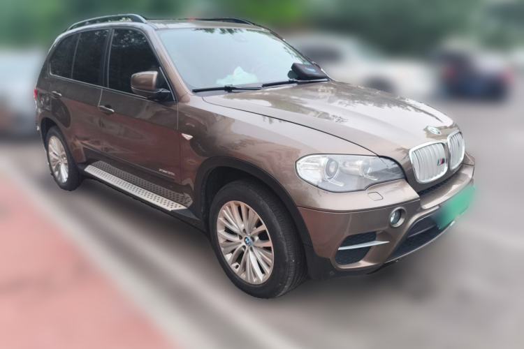 Used BMW X5 2011 xDrive35i Leading Model Front Right 45 Deg