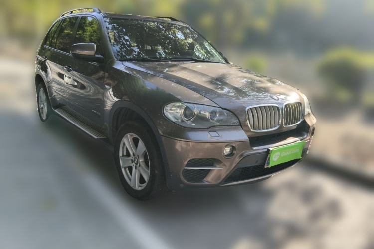 Used BMW X5 2011 xDrive35i Leading Model Front Right 45 Deg