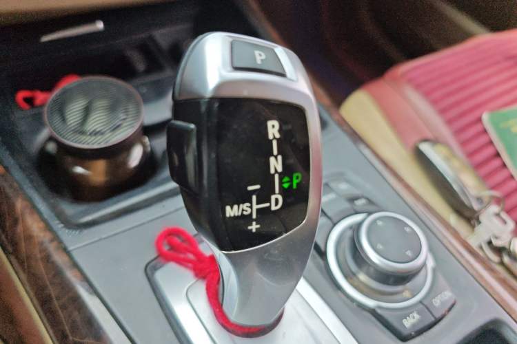 Used BMW X5 2011 xDrive35i Luxury Edition Gear Lever