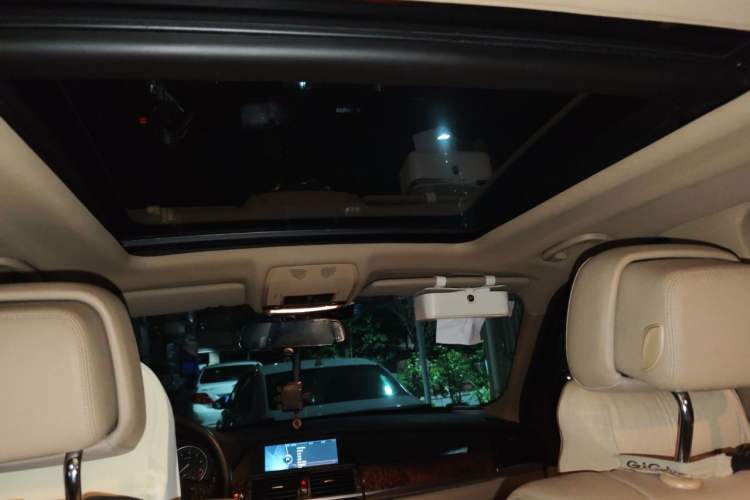 Used BMW X5 2011 xDrive35i Leading Model Headliner