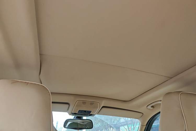 Used BMW X5 2011 xDrive35i Leading Model Headliner