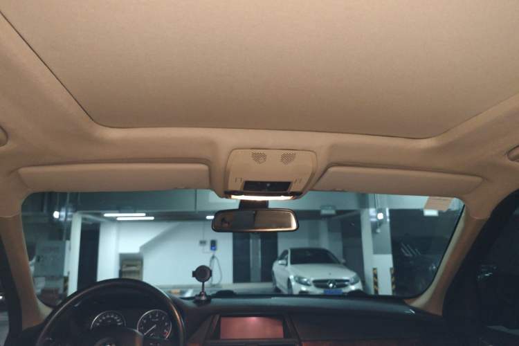 Used BMW X5 2011 xDrive35i Leading Model Headliner
