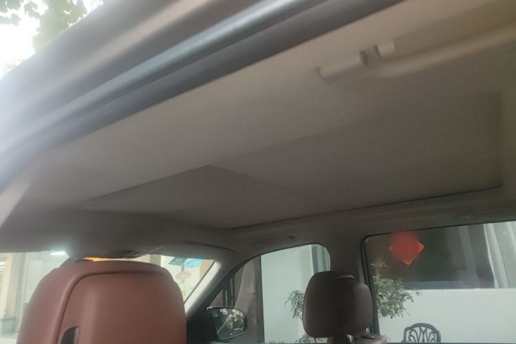 Used BMW X5 2011 xDrive35i Leading Model Headliner