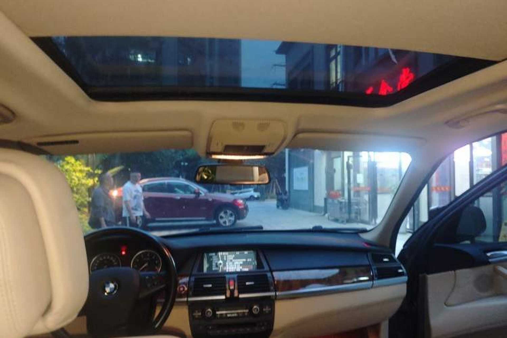 Used BMW X5 2011 xDrive35i Leading Model Headliner
