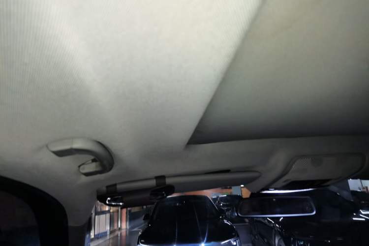 Used BMW X5 2011 xDrive35i Leading Model Headliner