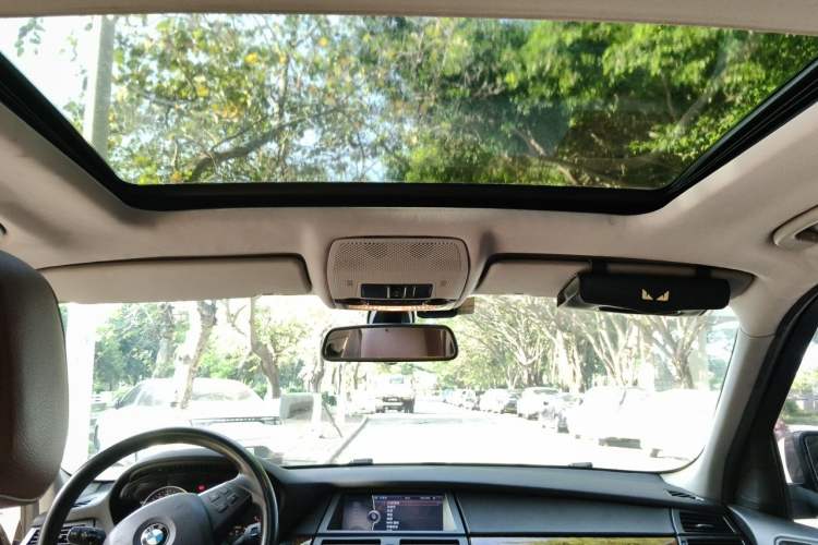 Used BMW X5 2011 xDrive35i Leading Model Headliner