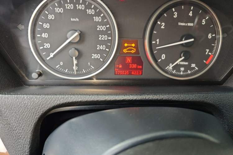 Used BMW X5 2011 xDrive35i Luxury Model Odometer Close Up