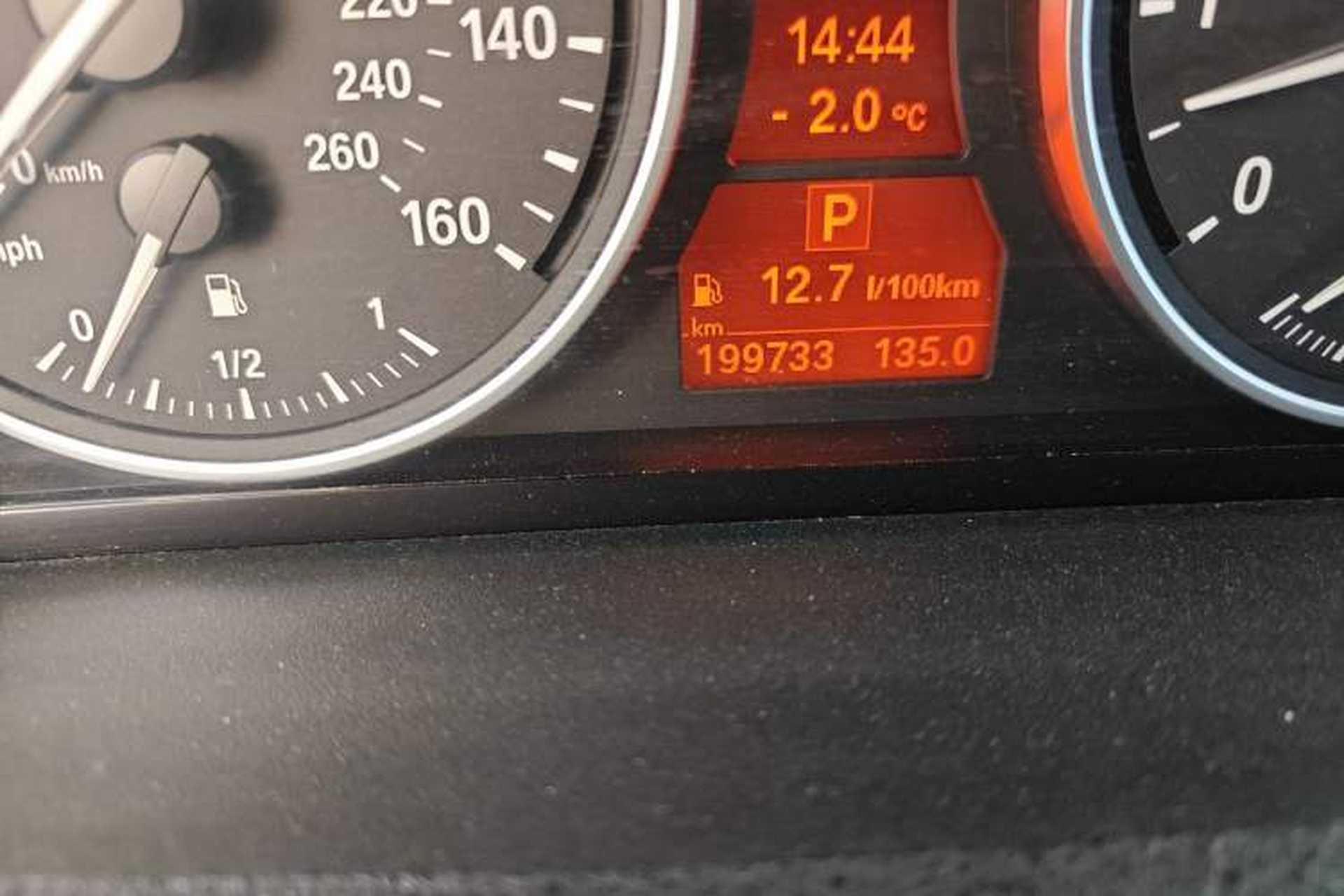 Used BMW X5 2011 xDrive35i Leading Model Odometer Close Up