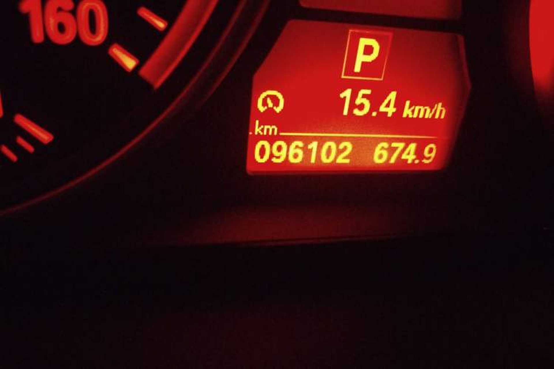 Used BMW X5 2011 xDrive35i U.S. specification Odometer Close Up