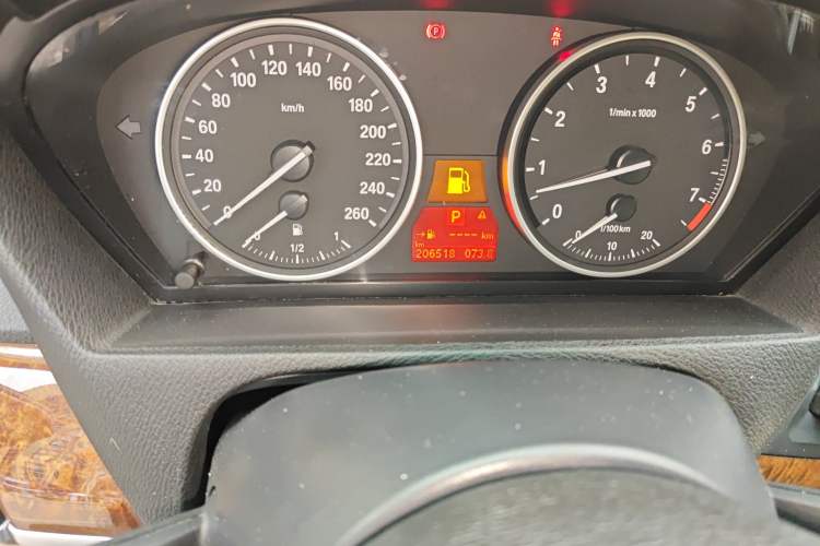 Used BMW X5 2011 xDrive35i Leading Model Odometer Close Up