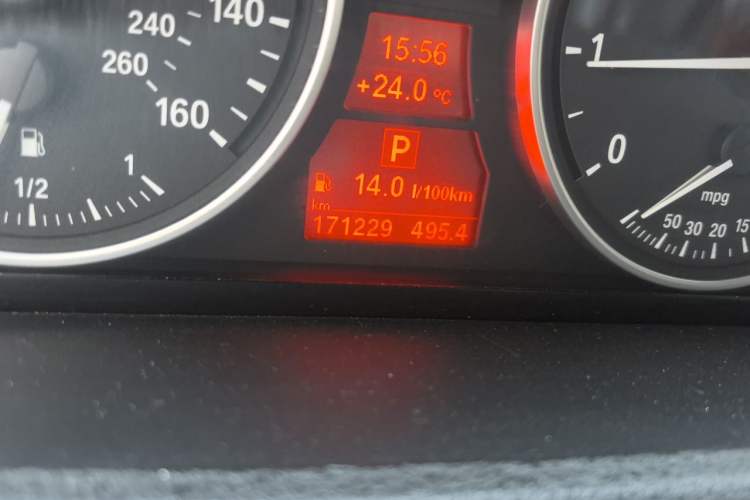 Used BMW X5 2011 xDrive35i Luxury Model Odometer Close Up