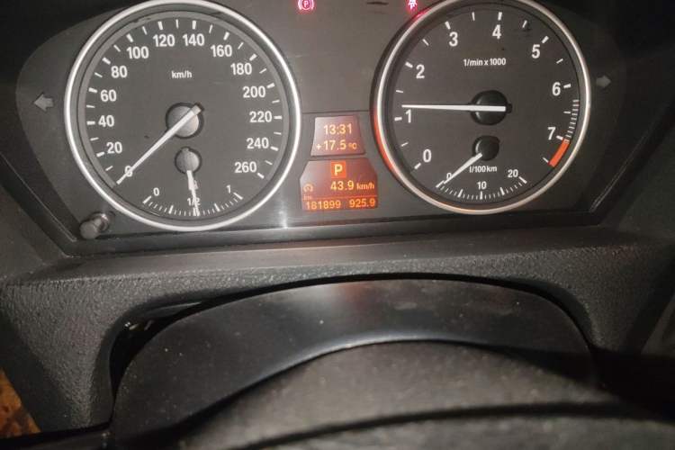 Used BMW X5 2011 xDrive35i Leading Model Odometer Close Up