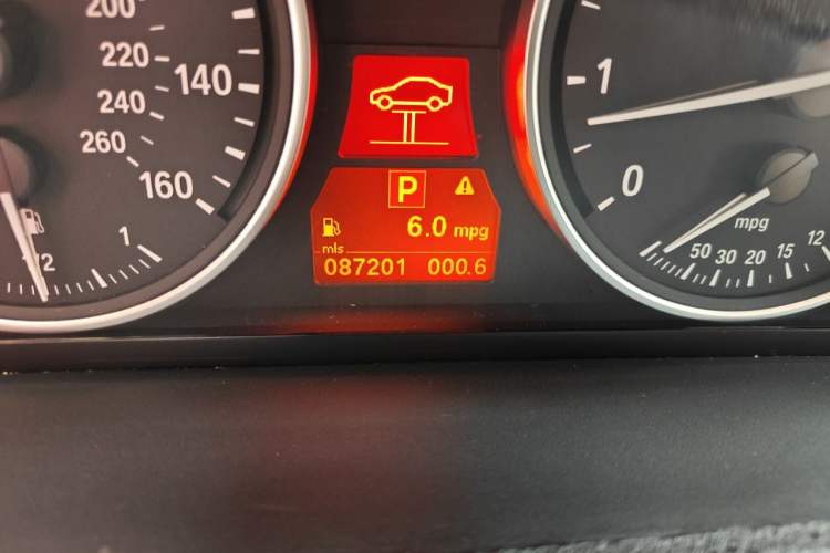Used BMW X5 2011 xDrive35i Leading Model Odometer Close Up