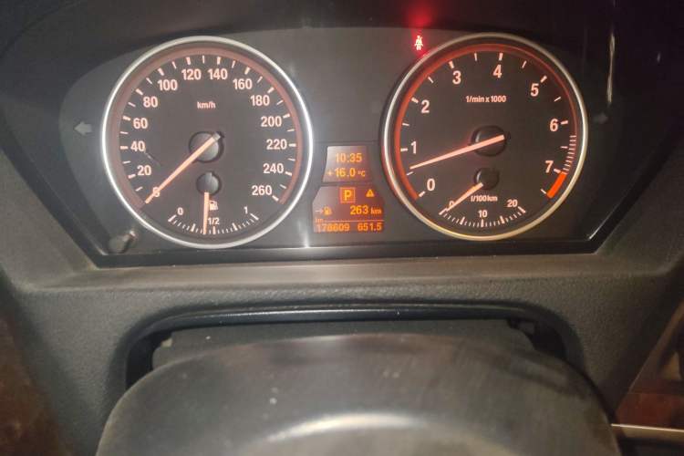Used BMW X5 2011 xDrive35i Leading Model Odometer Close Up