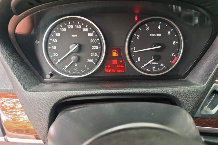 Used BMW X5 2011 xDrive35i Luxury Edition Odometer Close Up