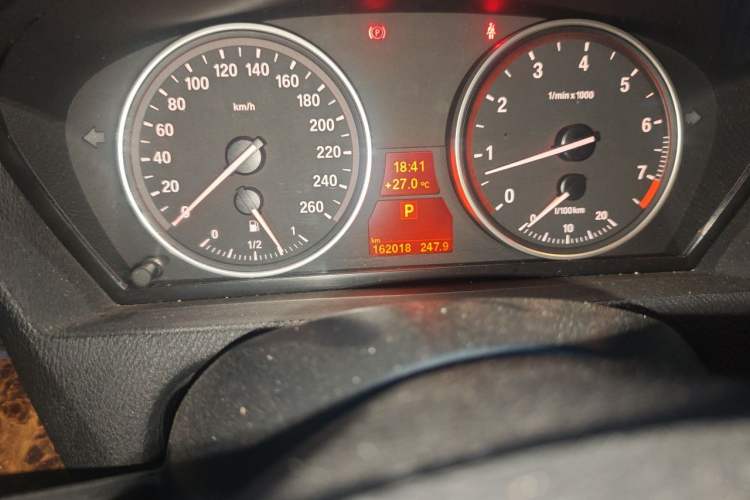 Used BMW X5 2011 xDrive35i Leading Model Odometer Close Up