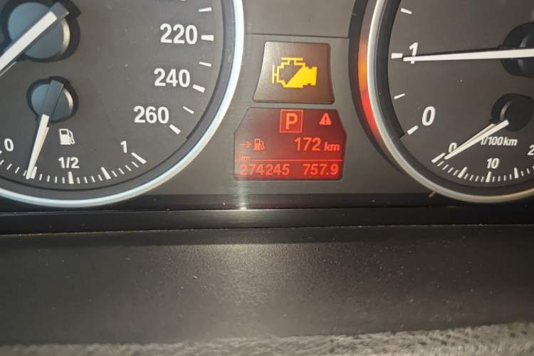 Used BMW X5 2011 xDrive35i Luxury Model Odometer Close Up