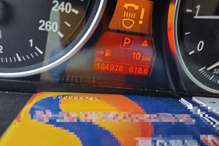 Used BMW X5 2011 xDrive35i Leading Model Odometer Close Up