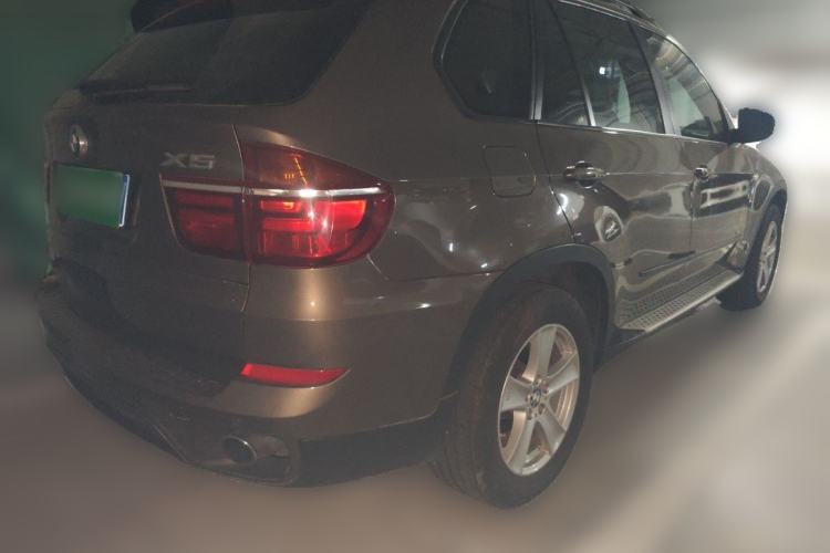 Used BMW X5 2011 xDrive35i Leading Model Rear Right 45 Deg