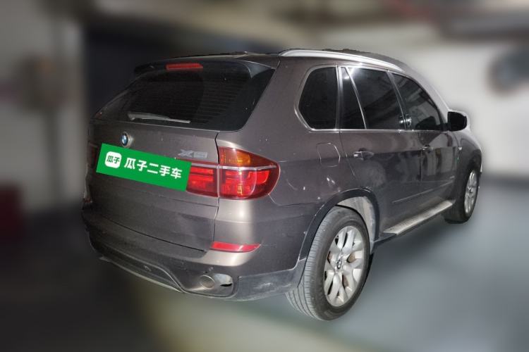 Used BMW X5 2011 xDrive35i Luxury Model Rear Right 45 Deg