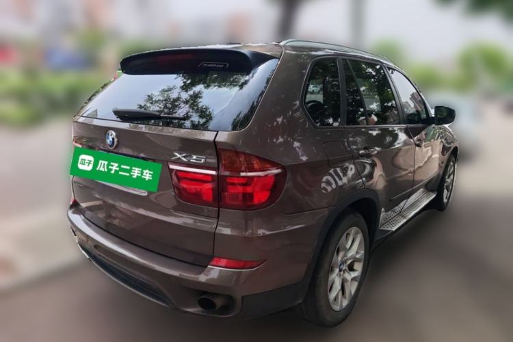 Used BMW X5 2011 xDrive35i Luxury Model Rear Right 45 Deg