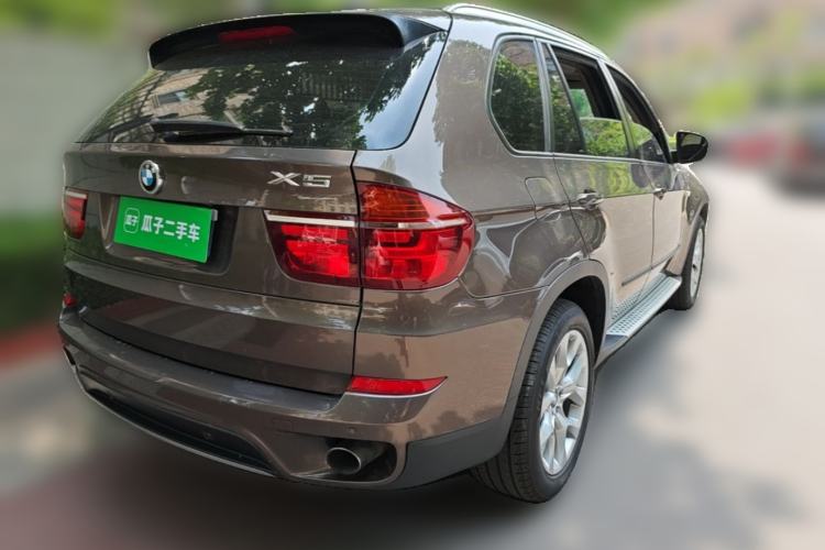 Used BMW X5 2011 xDrive35i Luxury Model Rear Right 45 Deg