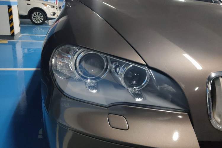 Used BMW X5 2011 xDrive35i Leading Model Right Front Headlight