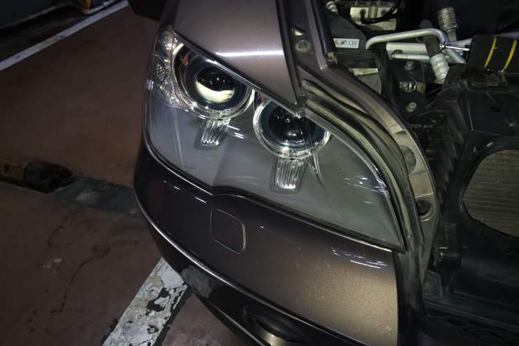Used BMW X5 2011 xDrive35i Leading Model Right Front Headlight