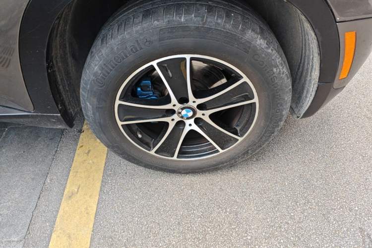 Used BMW X5 2011 xDrive35i Leading Model Right Front Wheel Hub
