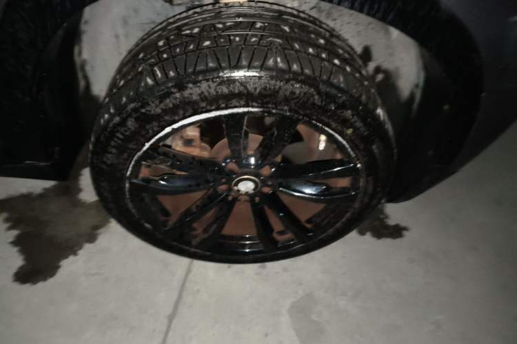 Used BMW X5 2011 xDrive35i Leading Model Right Front Wheel Hub