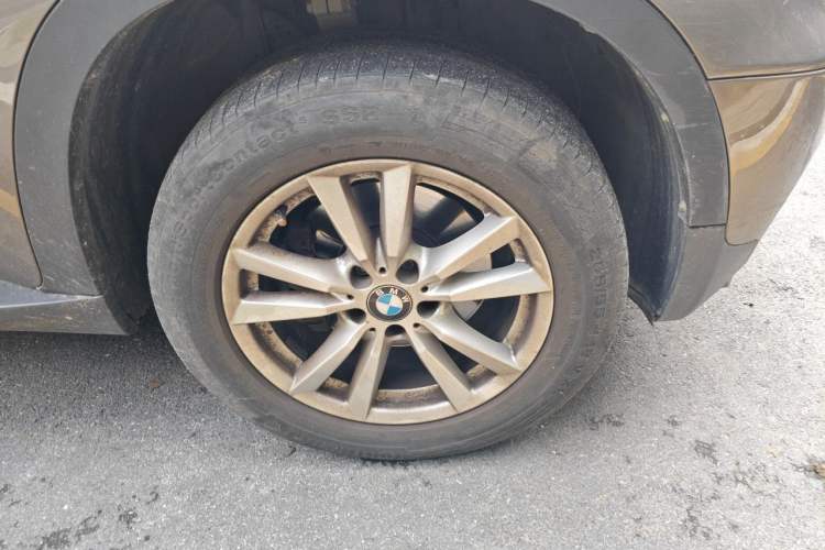 Used BMW X5 2011 xDrive35i Leading Model Right Front Wheel Hub