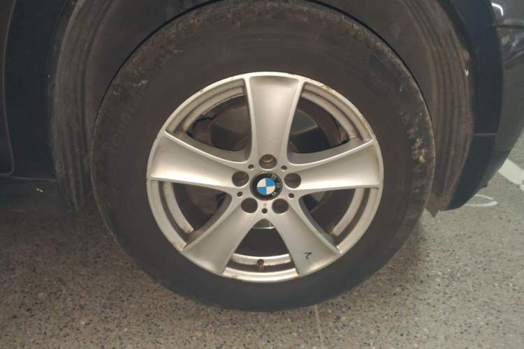 Used BMW X5 2011 xDrive35i Leading Model Right Front Wheel Hub