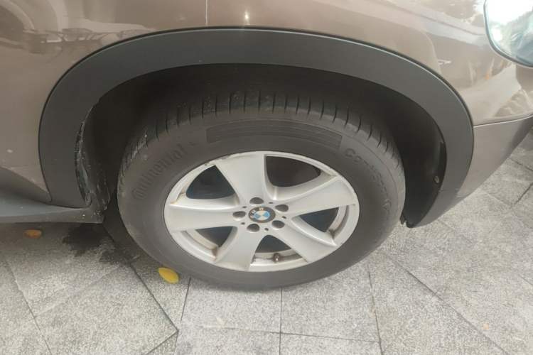 Used BMW X5 2011 xDrive35i Leading Model Right Front Wheel Hub