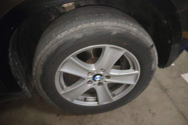 Used BMW X5 2011 xDrive35i Leading Model Right Front Wheel Hub