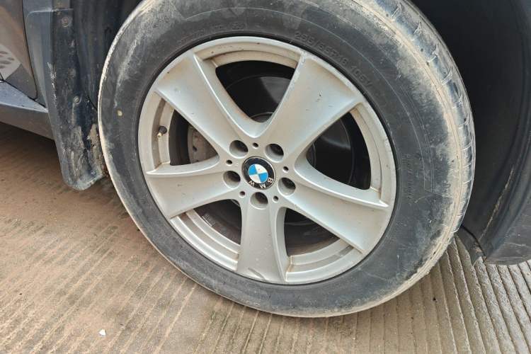 Used BMW X5 2011 xDrive35i Leading Model Right Front Wheel Hub