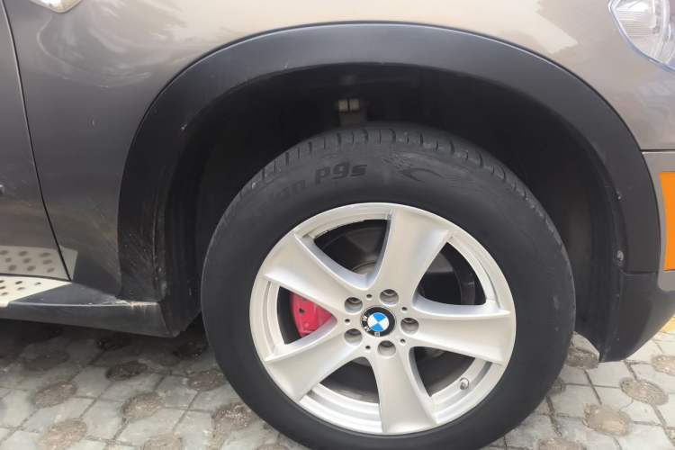 Used BMW X5 2011 xDrive35i Leading Model Right Front Wheel Hub
