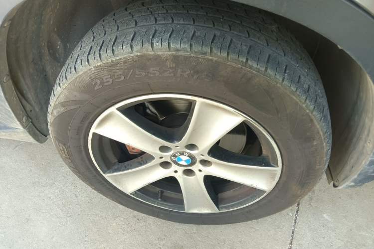 Used BMW X5 2011 xDrive35i Leading Model Right Front Wheel Hub