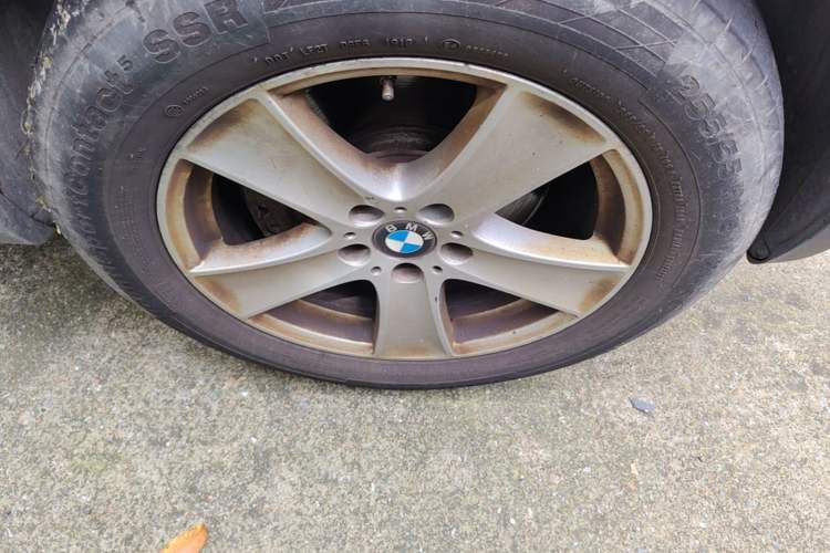 Used BMW X5 2011 xDrive35i Leading Model Right Front Wheel Hub