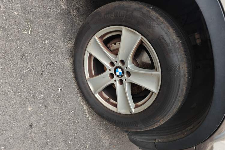 Used BMW X5 2011 xDrive35i Leading Model Right Front Wheel Hub