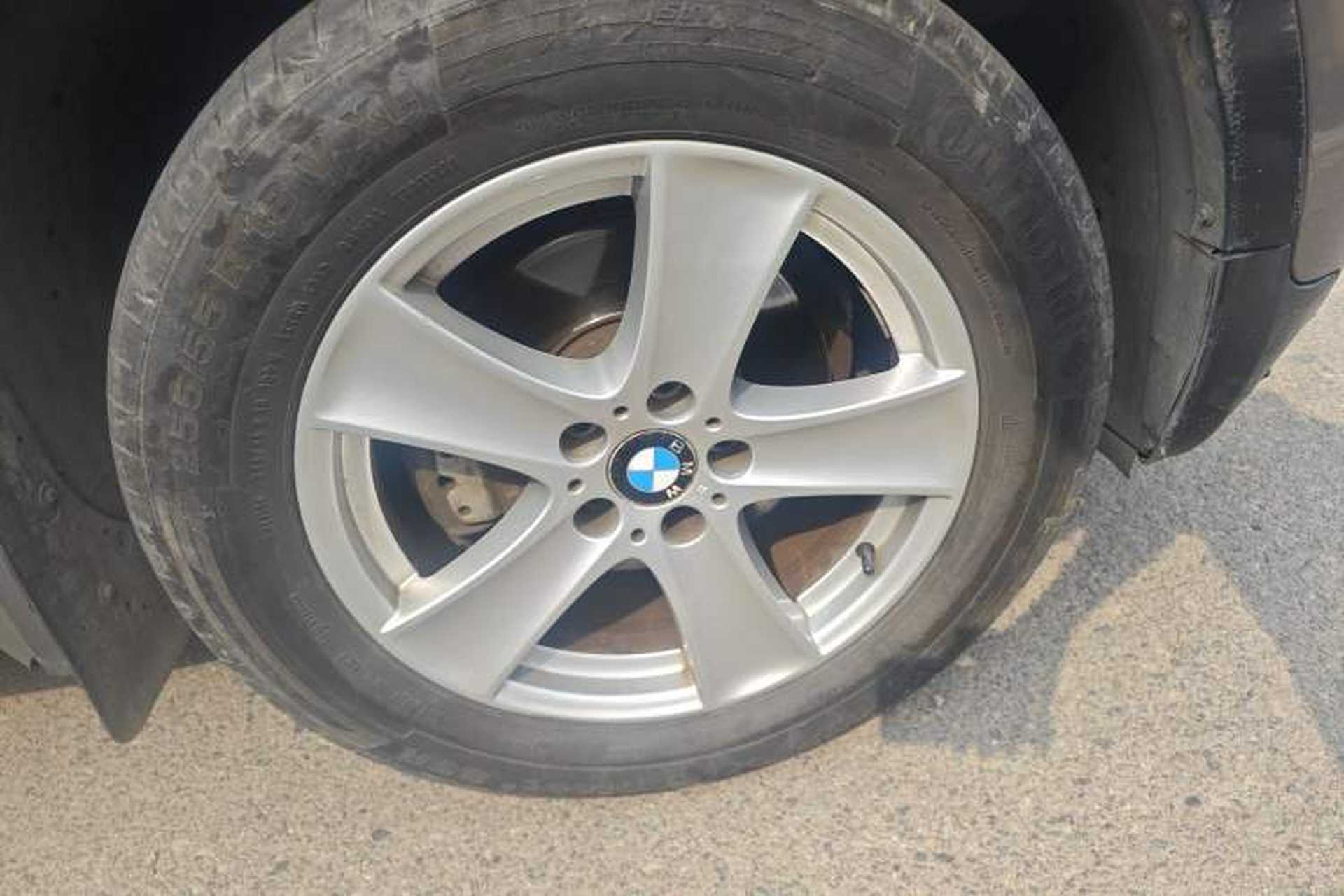 Used BMW X5 2011 xDrive35i Leading Model Right Front Wheel Hub