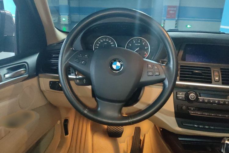 Used BMW X5 2011 xDrive35i Leading Model Steering Wheel