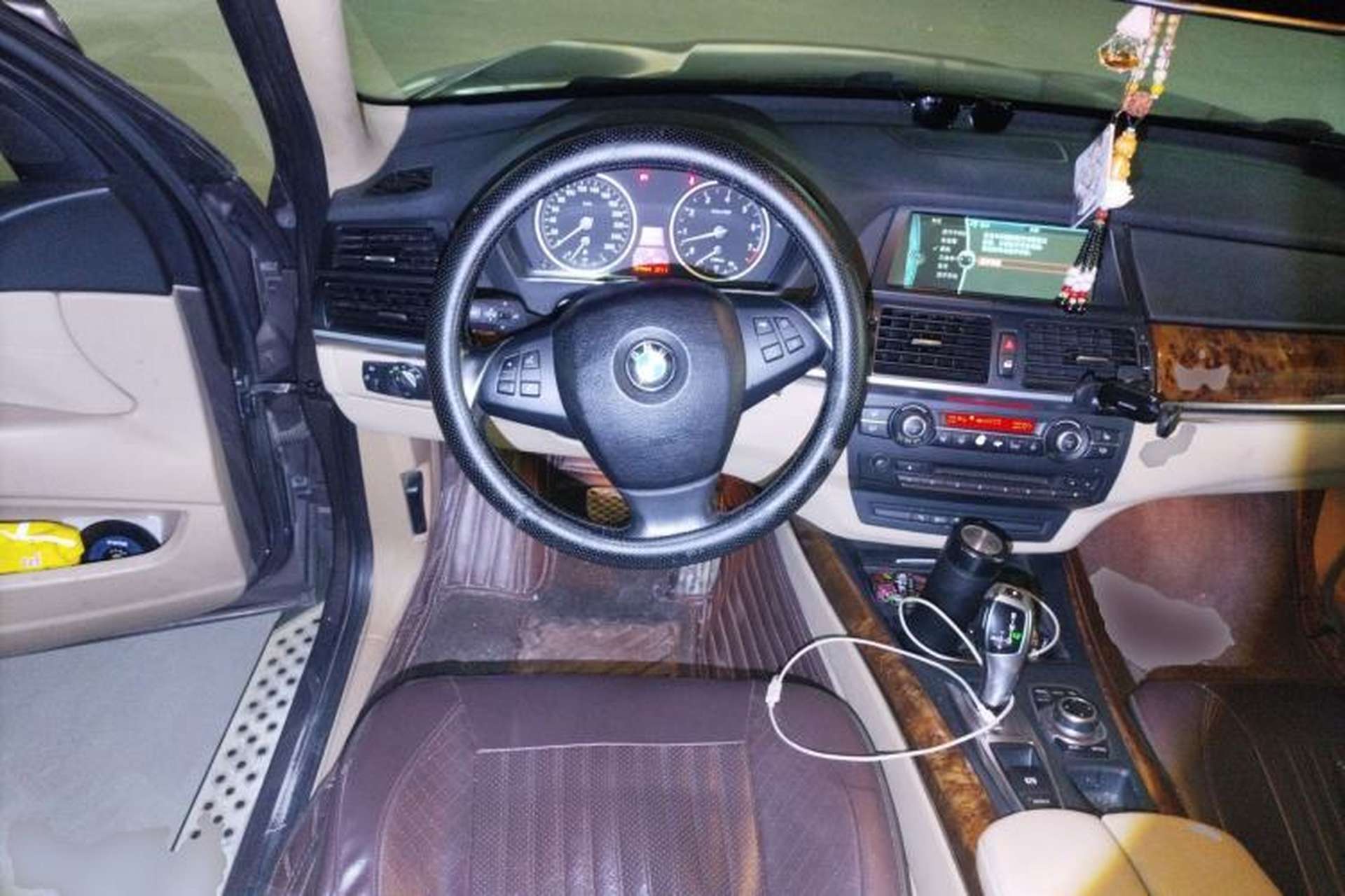 Used BMW X5 2011 xDrive35i Leading Model Steering Wheel
